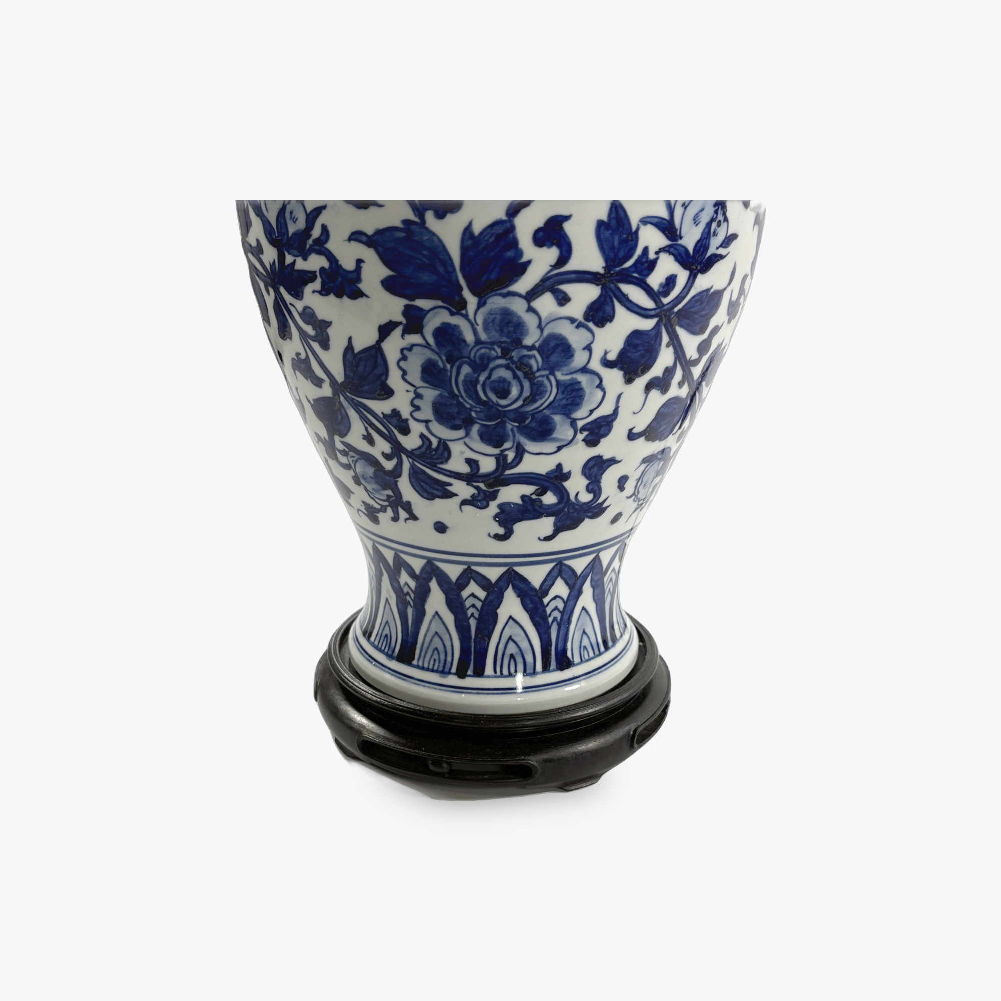 Blue and White Porcelain Jar Mounted Lamp