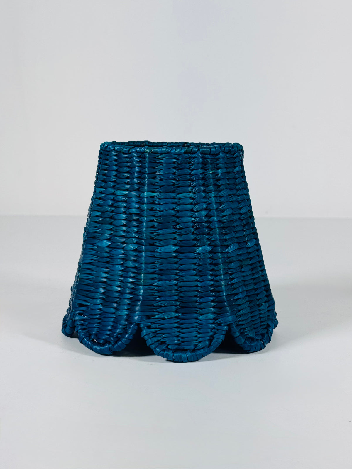 Small Seagrass Shade Cover (Scalloped in Blue)