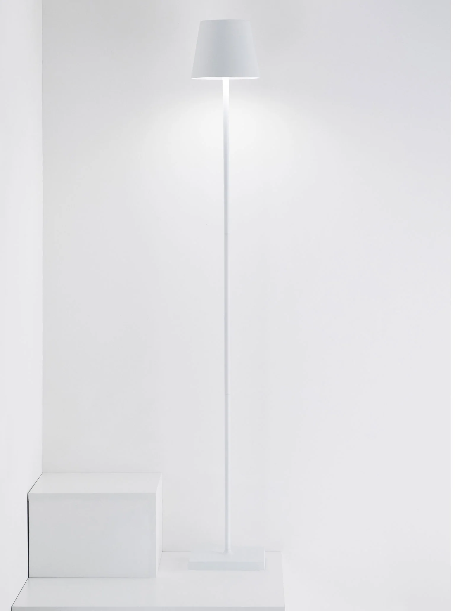 Poldina L Lamp in Dark Grey
