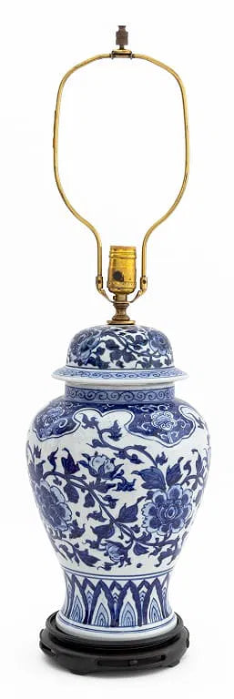 Blue and White Porcelain Jar Mounted Lamp