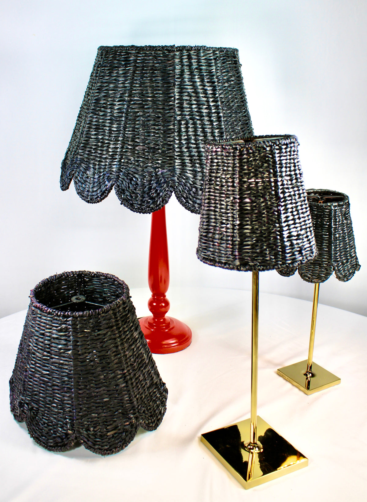 Woven Seagrass Lampshade (Scalloped in Black)