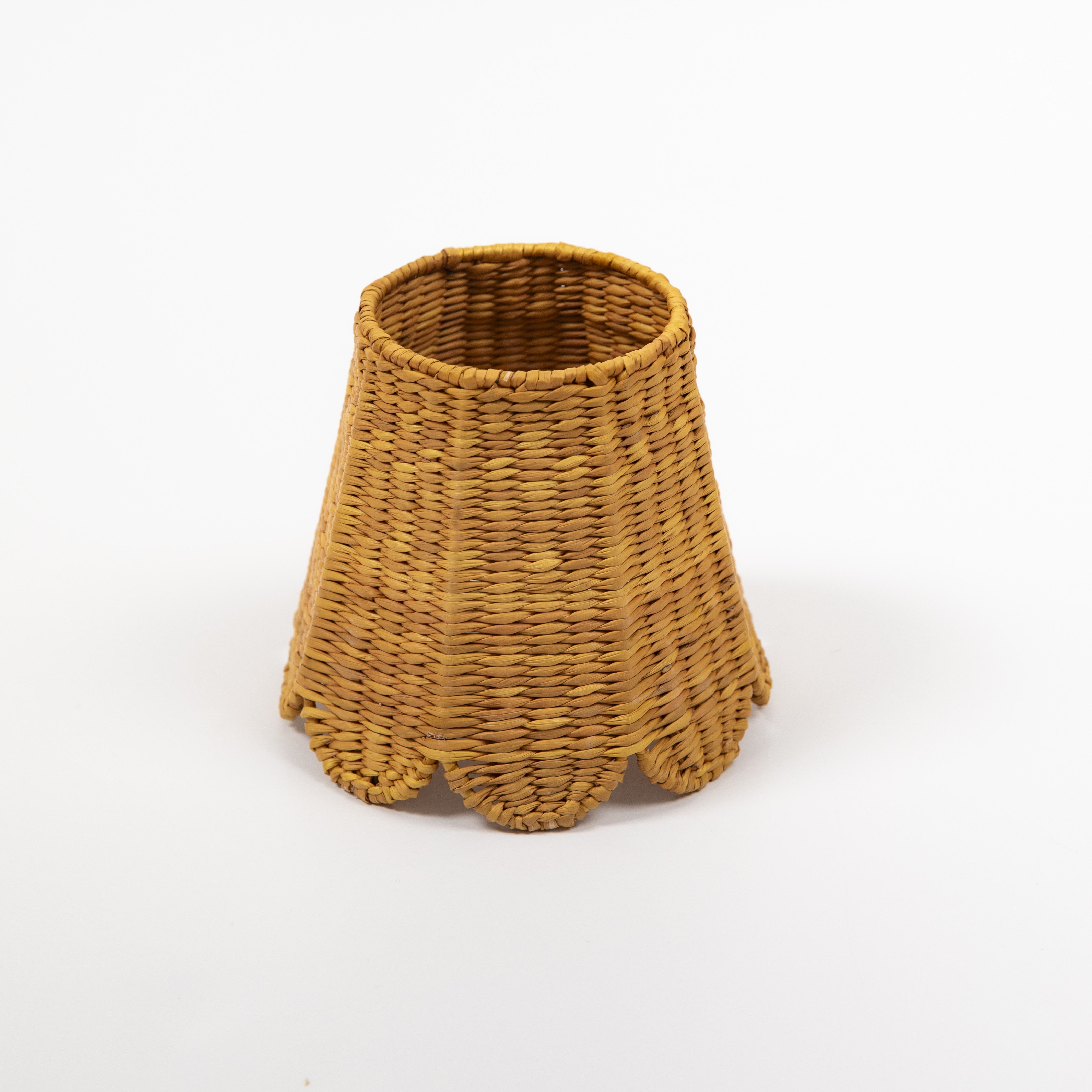 Small Seagrass Shade Cover (Scalloped in Gold Saffron)