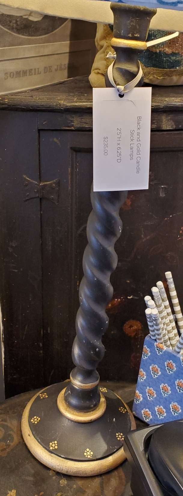 Twisted black and gold table lamp