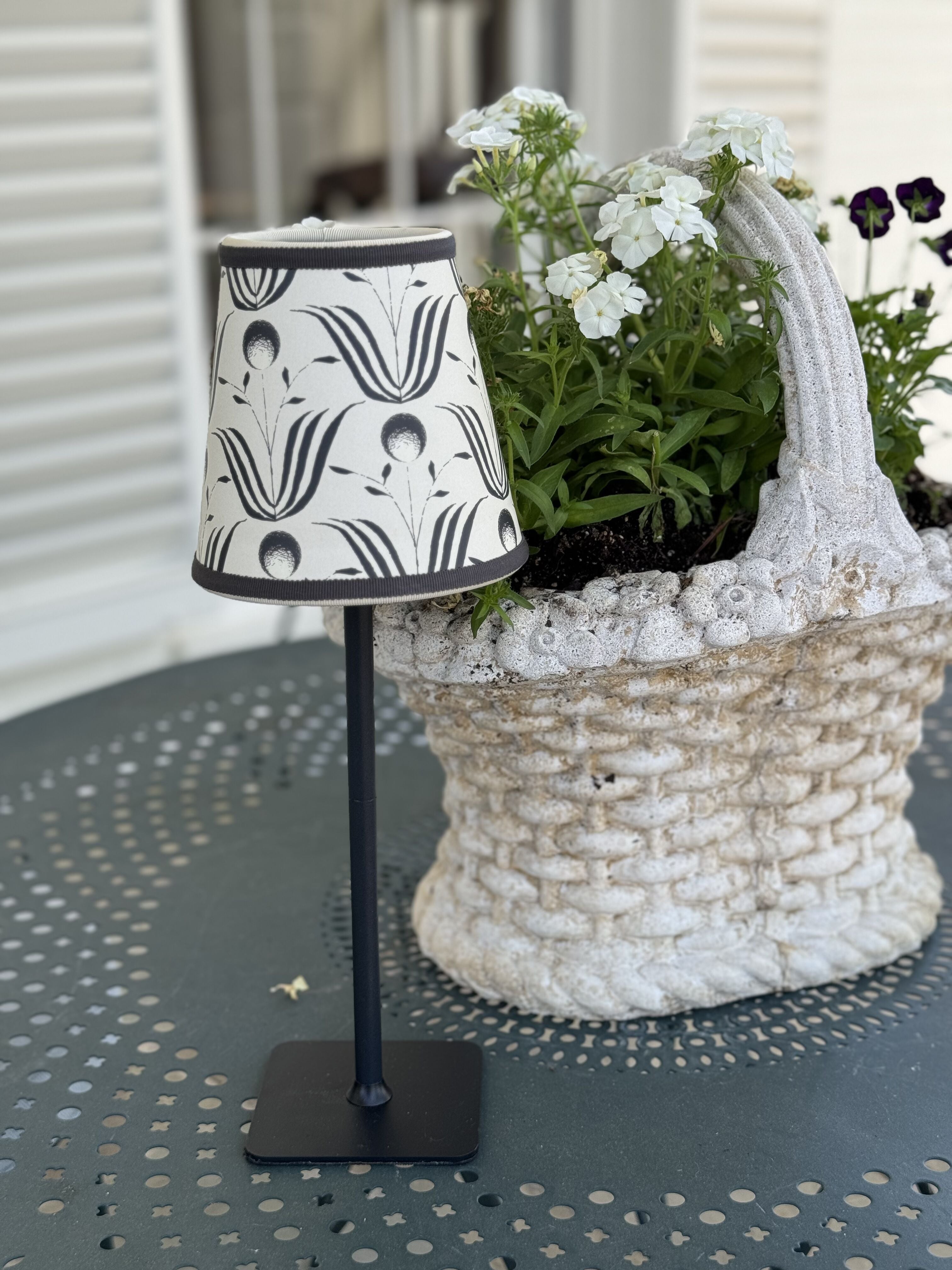 Mitchell Black Spring Bloom Collection (Shell White)