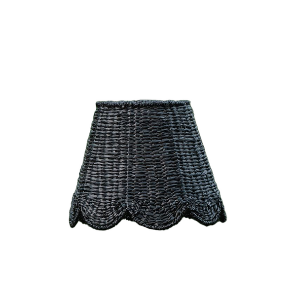 Woven Seagrass Lampshade (Scalloped in Black)