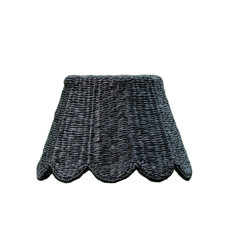 Woven Seagrass Lampshade (Scalloped in Black)